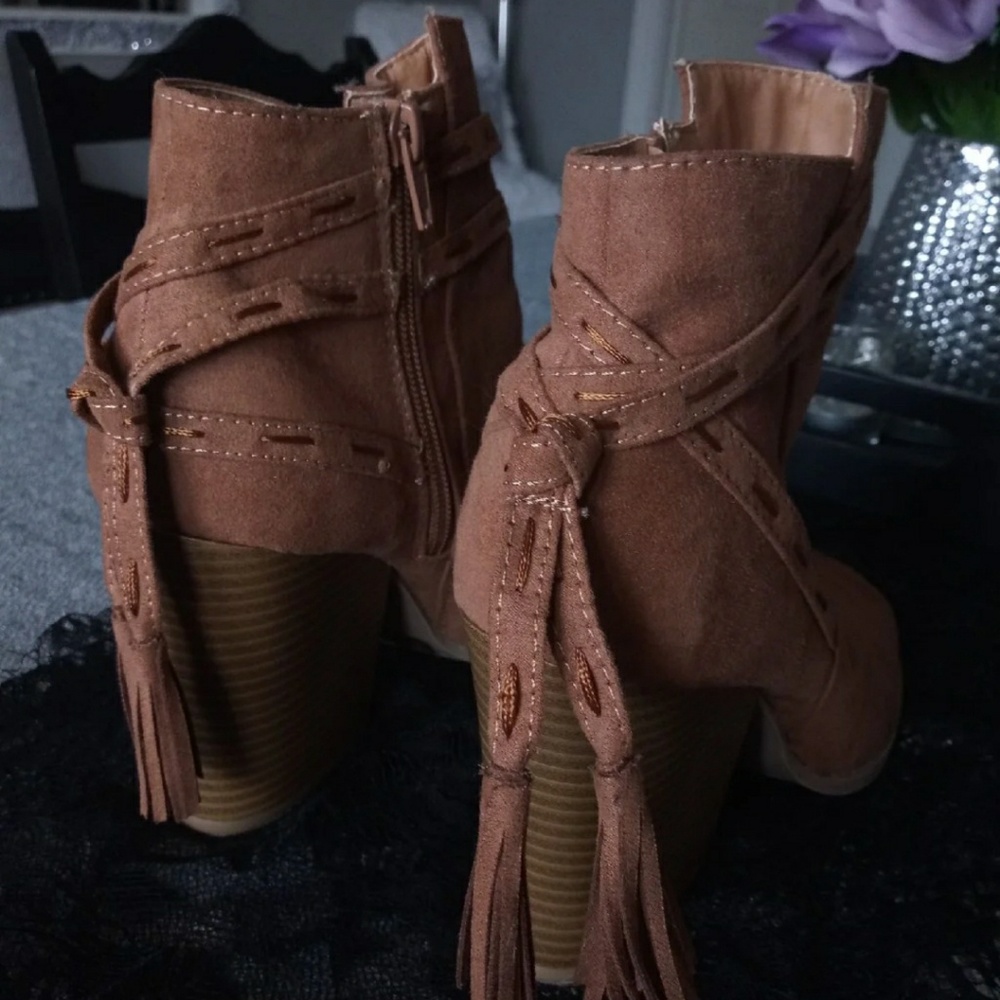 Open-toed high heels